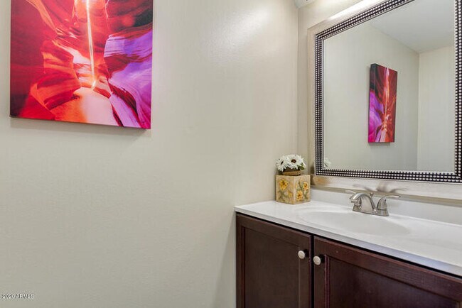 Building Photo - Town Home Phoenix
