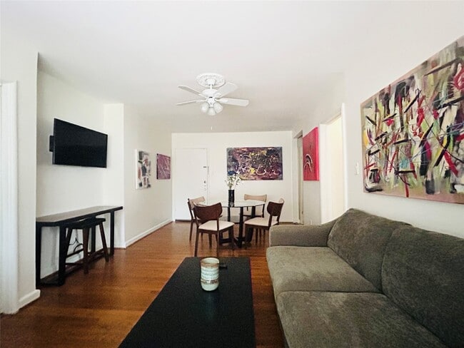 Foto del edificio - 2021 Southgate Blvd