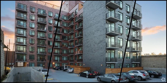 Foto del edificio - Astoria at Hallet's Cove