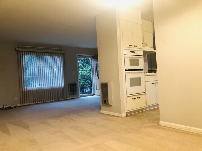 Foto del edificio - 4609 Lakeview Dr NW