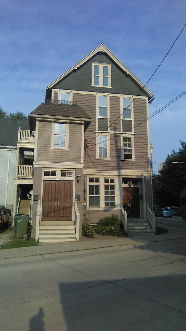 front entry - 1736 N Pulaski St