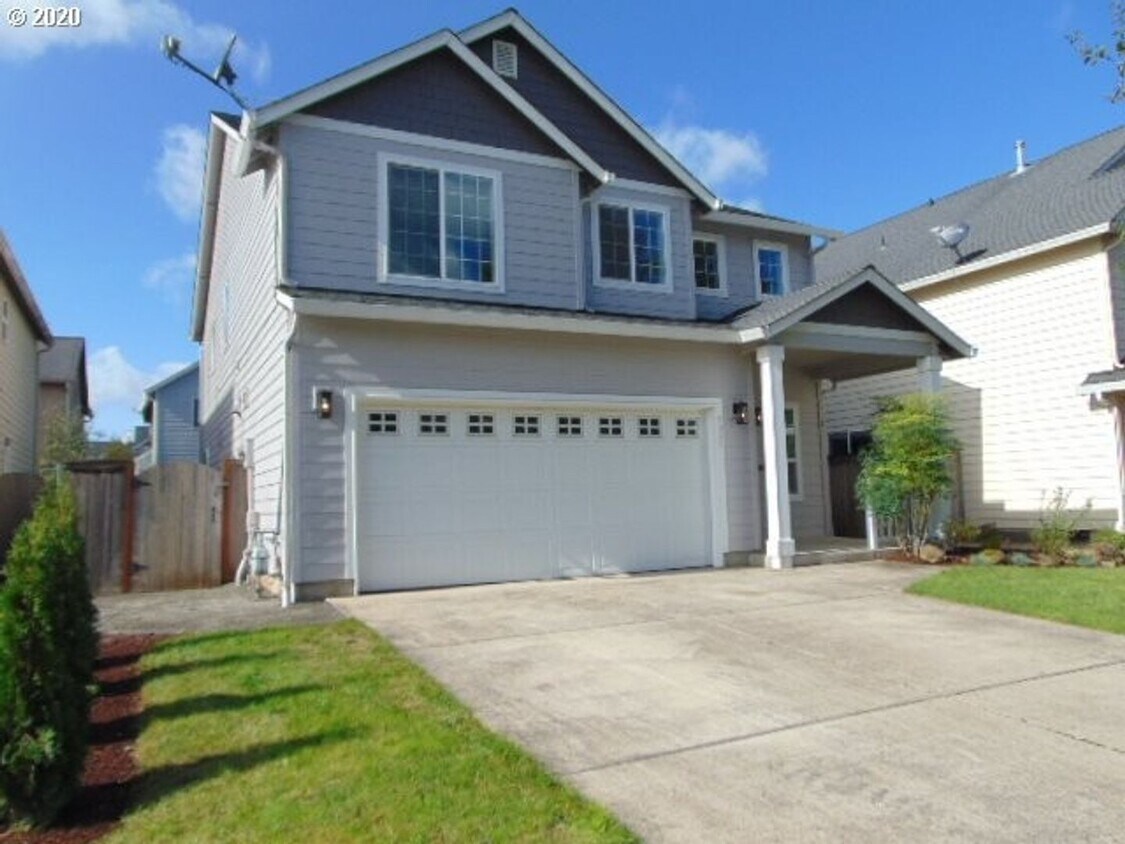 Primary Photo - Beautiful 4 Bedroom Home with 2.5 Baths lo...
