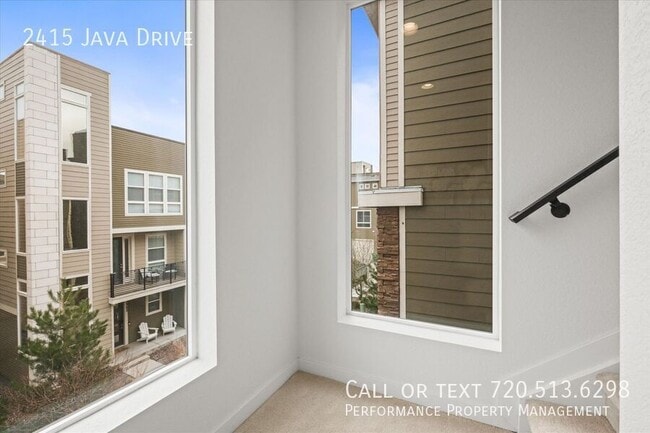 Building Photo - 2415 Java Dr