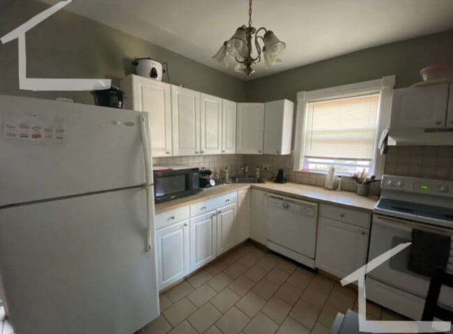 Building Photo - Good value three bedroom in Brighton