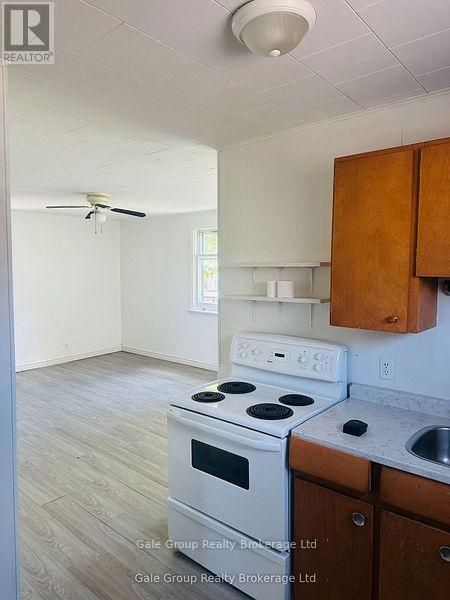 Photo du bâtiment - 406 Simcoe St