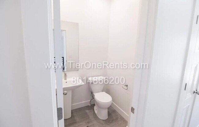 Building Photo - NO DEPOSIT option available for qualified ...