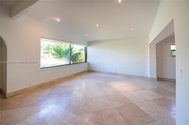 Foto del edificio - 1270 102nd St