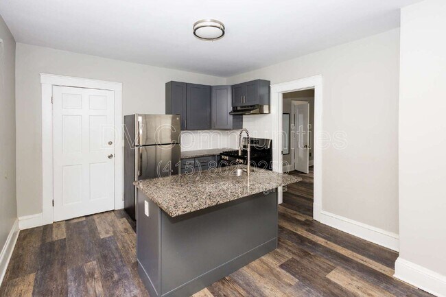 Foto del edificio - 2081 Halstead Ave