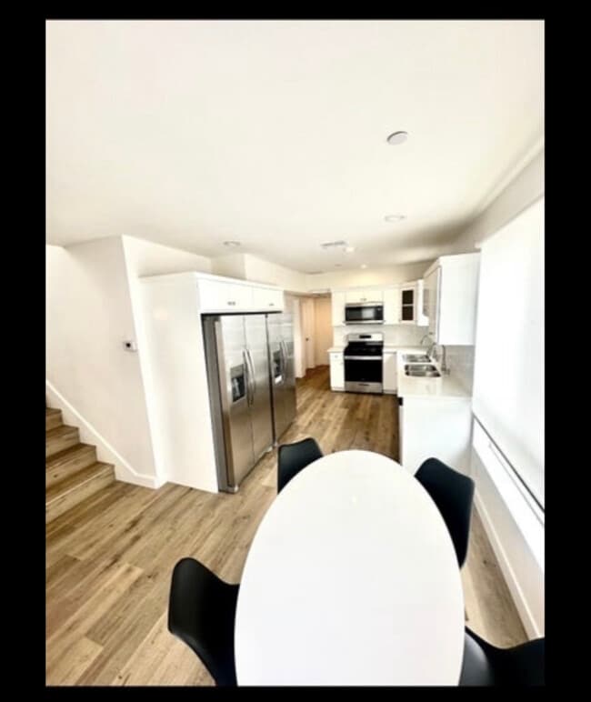 Building Photo - 1543 W 37th Pl