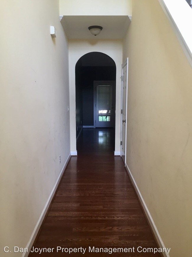 Building Photo - 3 br, 2.5 bath House - 7 Greenview Drive
