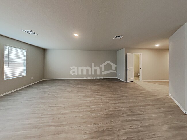 Building Photo - 10031 Braun Crst