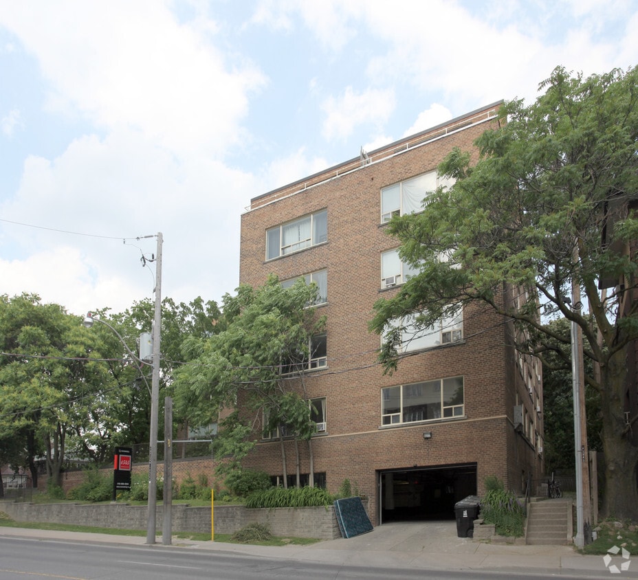 1545 Bathurst Apartments 1545 Bathurst St Toronto, ON
