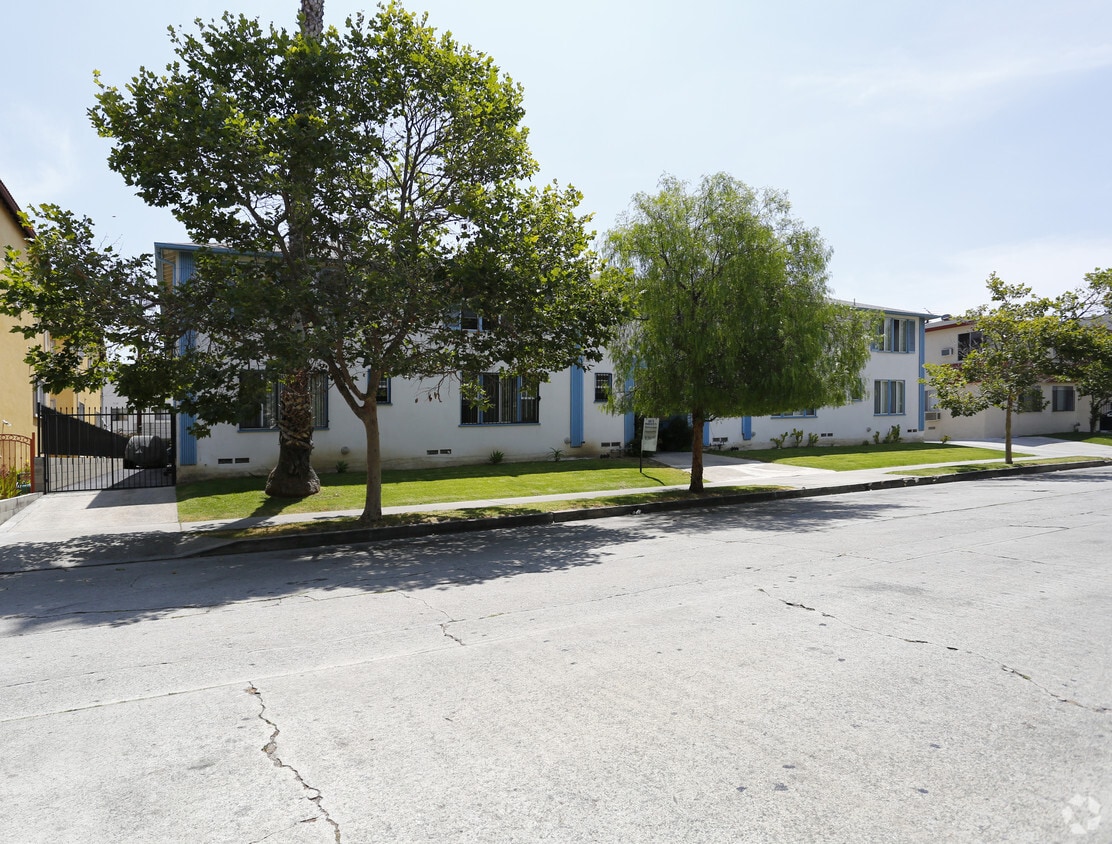 Foto del edificio - 820 S Gramercy Place