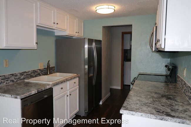 Building Photo - 3 br, 1 bath House - 1720 W 33rd St
