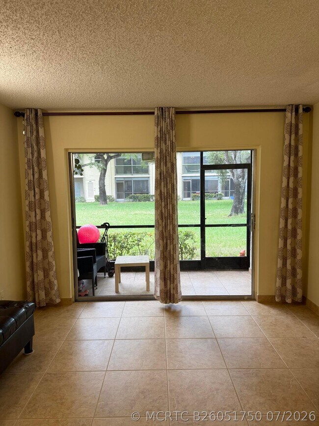 Foto del edificio - 4272 NW 89th Ave