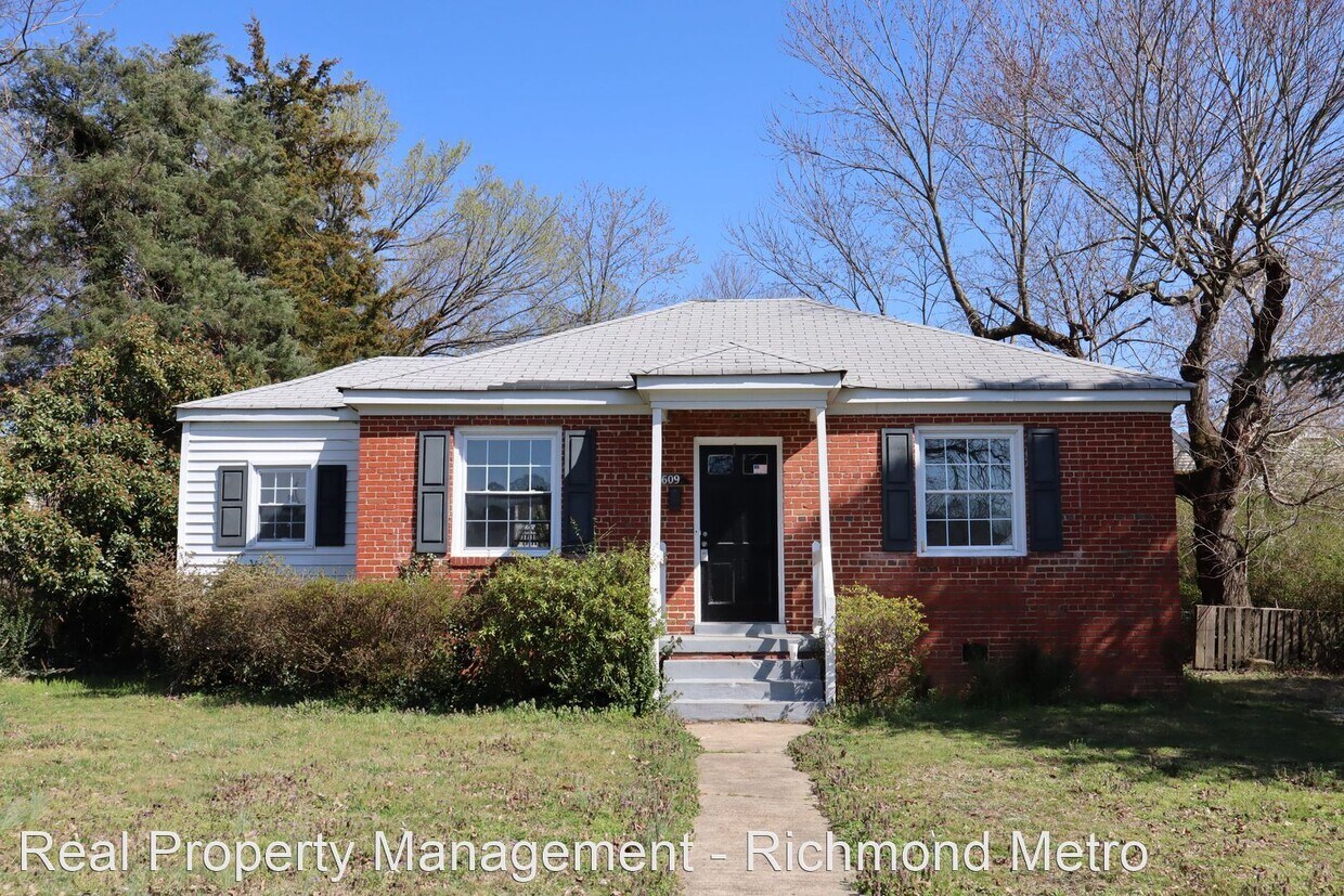 Primary Photo - 3 br, 1 bath House - 4609 Eastover Ave