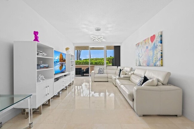Building Photo - 3200 N Ocean Blvd