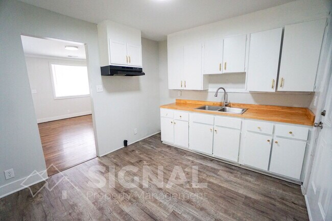 Foto del edificio - 3909 39th Ct N