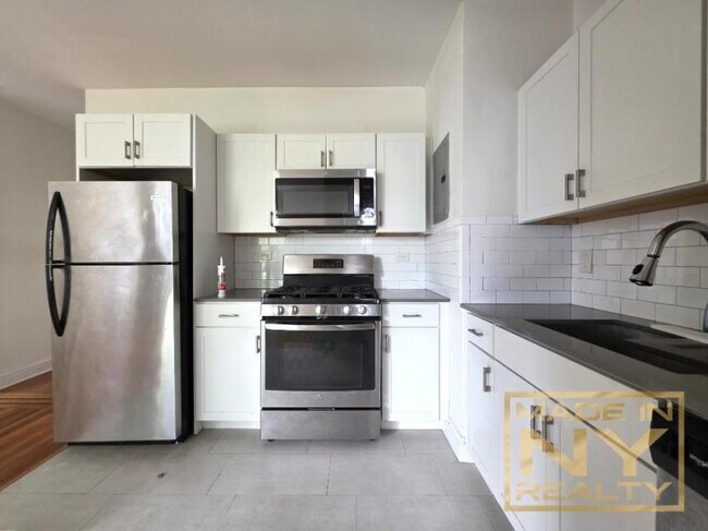 Foto del edificio - 1 bedroom in ASTORIA NY 11106