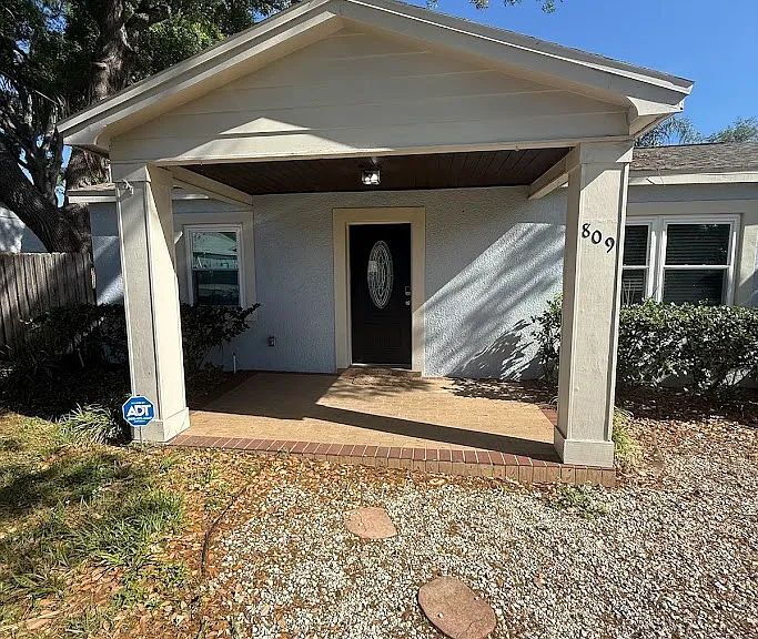 Charming Seminole Heights Home | Huge Fenced Yard + Prime Location - Charming Seminole Heights Home | Huge Fenced Yard + Prime Location