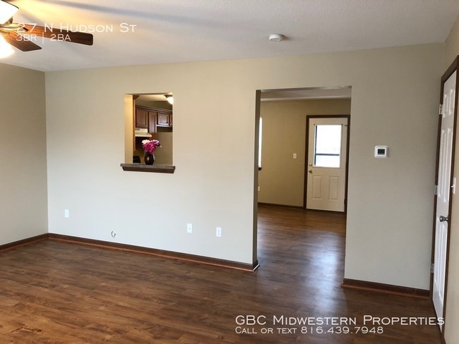 Building Photo - TOWNHOUSE FOR RENT IN BUCKNER MO!