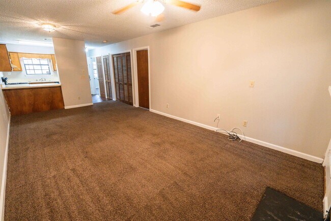 Foto del edificio - 1101 Greentree Ct