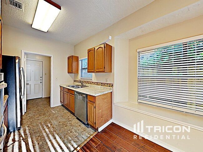 Foto del edificio - 7714 Gallant Ridge Dr