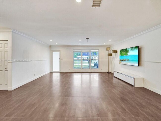 Foto del edificio - 5 bedroom in Hollywood FL 33021