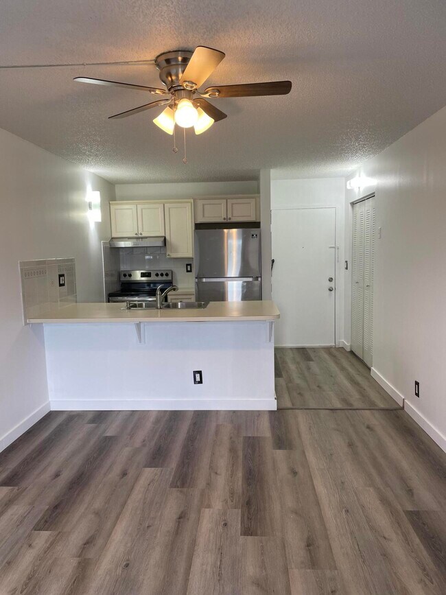 2701 Riverside Dr Unit 514B, Coral Springs, FL 33065 Condo for Rent