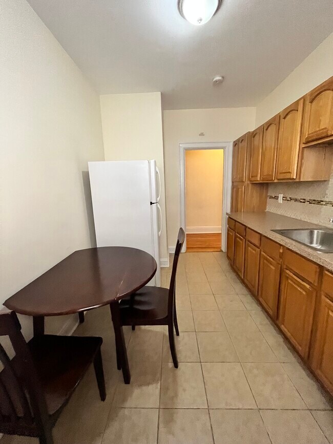 160 Ave C C4 - 164 Avenue C