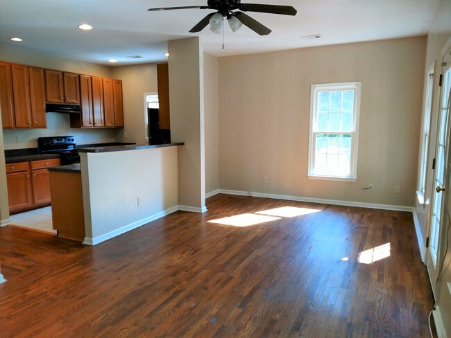 Foto del edificio - 1145 Lookout Ave NW