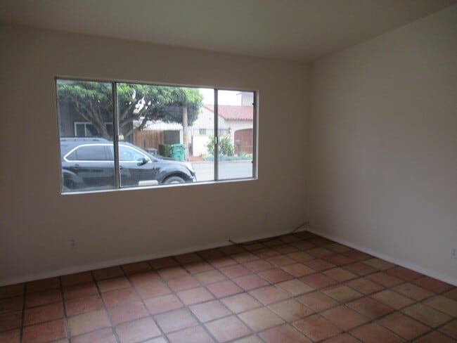 Building Photo - 358 Boeker Ave