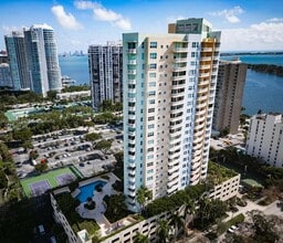 Building Photo - 2475 Brickell Ave