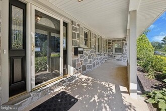 Building Photo - 116 Wayne Dr