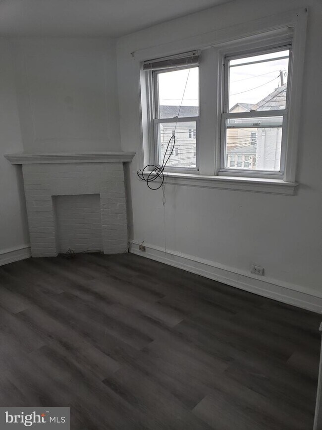 Building Photo - 205 Berbro Ave