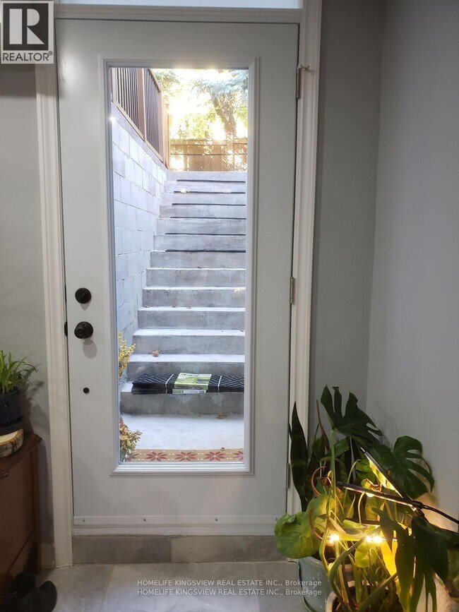 Photo du bâtiment - 24 Weston Crescent