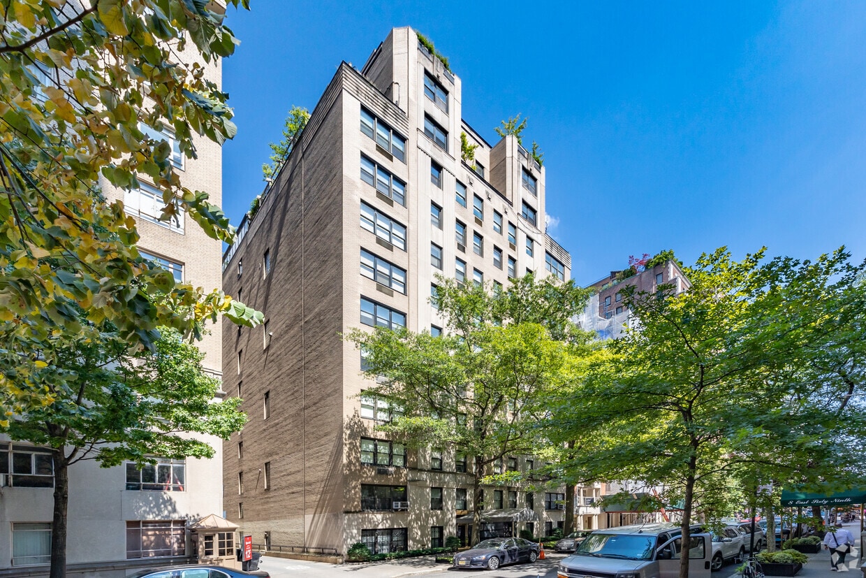 Primary Photo - 3 E 69th St