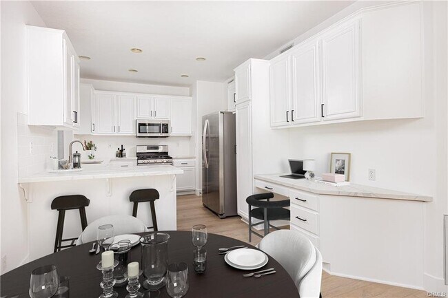 Building Photo - 34 Iron Horse Trail, Mission Viejo, CA 926...