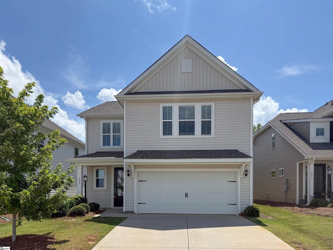 Foto principal - 205 Bryland Wy