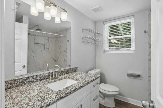 Building Photo - 2893 White Oak Dr