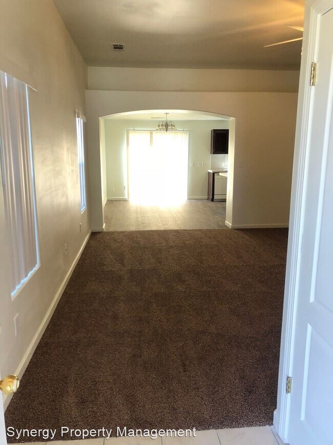 Building Photo - 4 br, 2 bath House - 2813 Tapo Ridge Dr