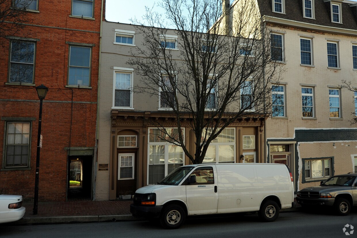 Primary Photo - 160 Locust St