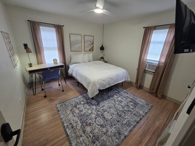 Bedroom 2 - 915 Mackow Dr