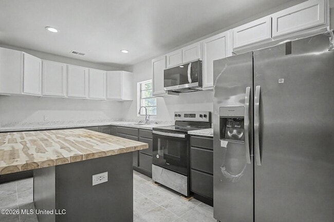 Building Photo - 9424 Daisy Vestry Rd