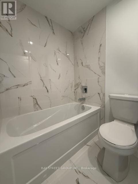 Photo du bâtiment - 88 Queen St E