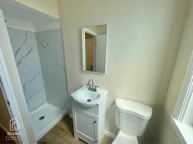 Foto del edificio - 1911 E 25th St