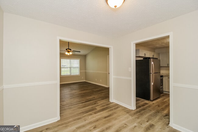 Foto del edificio - 4336 Hill View Dr