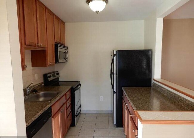 Building Photo - 6307 Hil-Mar Dr