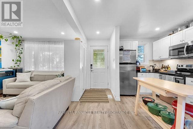 Building Photo - 616 Grosvenor St