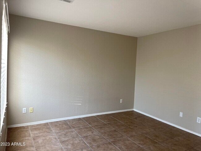 Foto del edificio - 6046 W Warner St